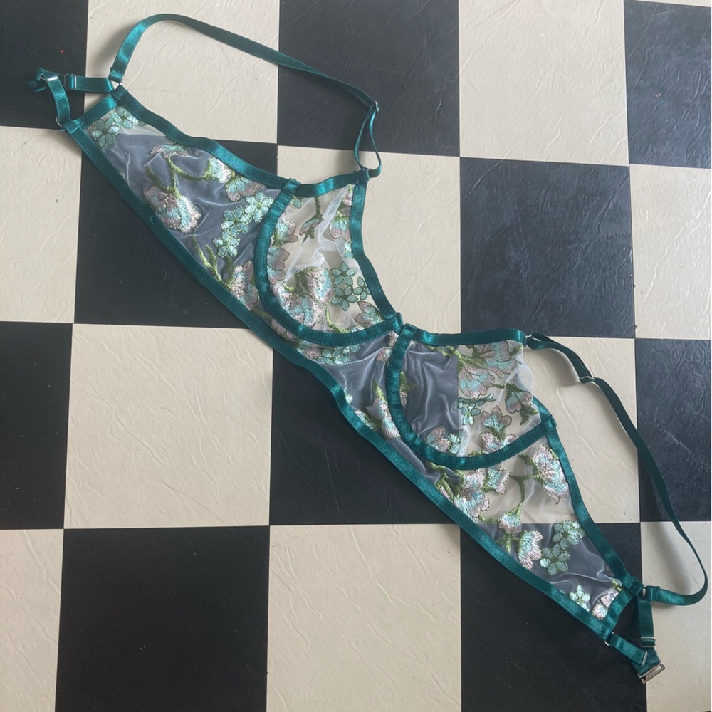 Mesh Emerald Embroidered Floral Bra